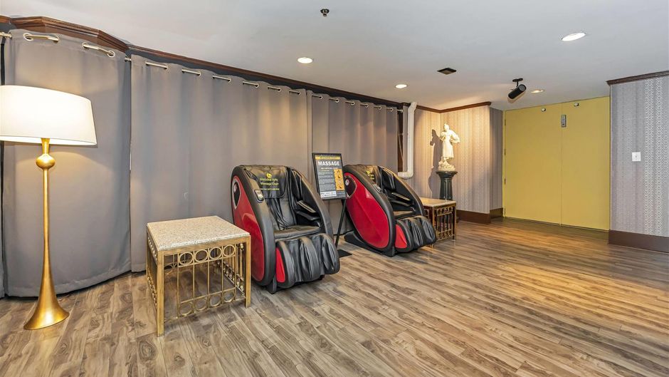Bedford Regency Hotel Lobby