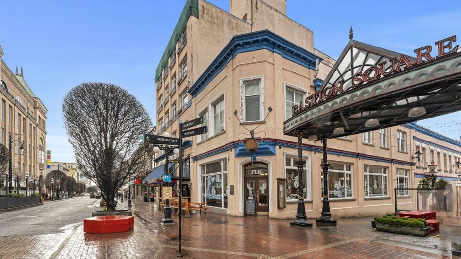 Bedford Regency Hotel Exterior