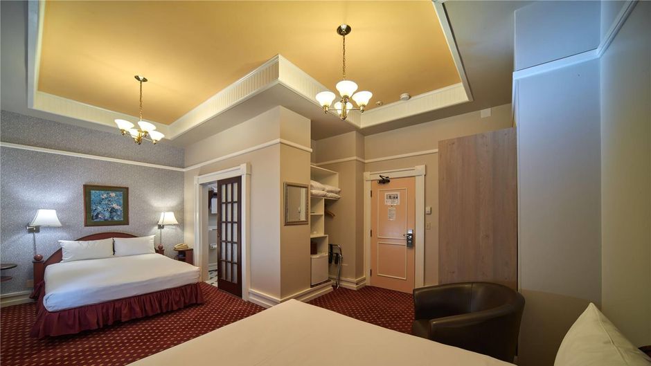 Bedford Regency Hotel Room