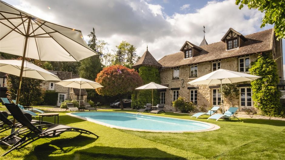 Le Clos Saint Lubin Pool