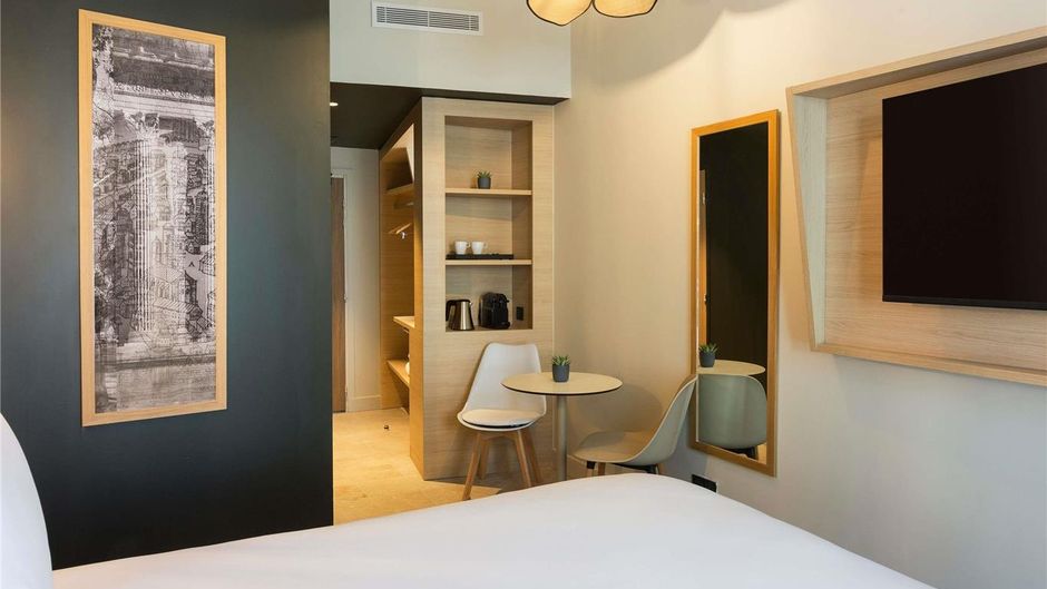 Mercure Nimes Centre Arenes Room