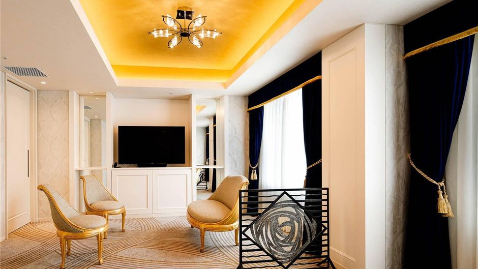 Umeda OS Hotel Suite