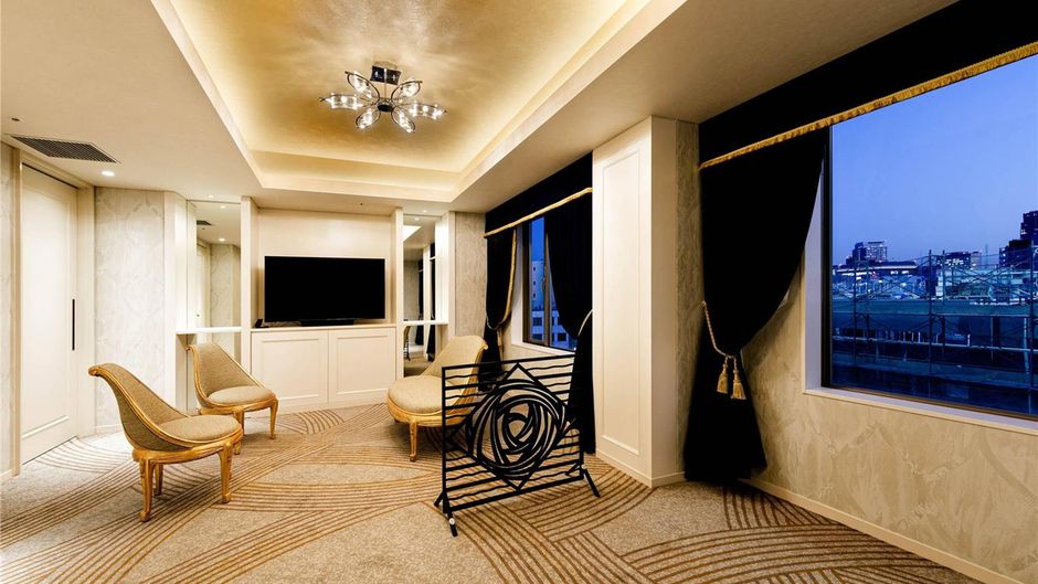 Umeda OS Hotel Suite
