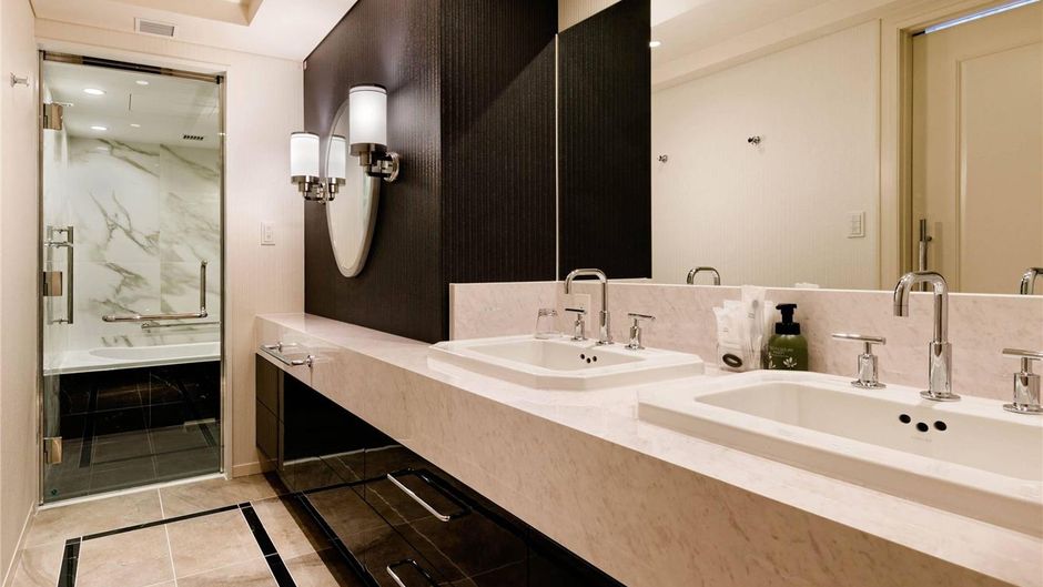 Umeda OS Hotel Suite
