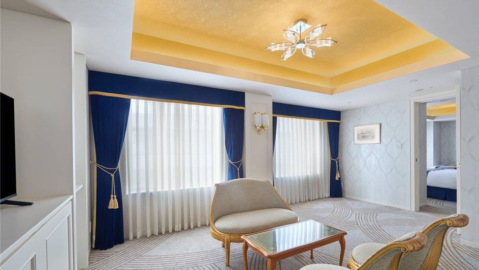 Umeda OS Hotel Suite
