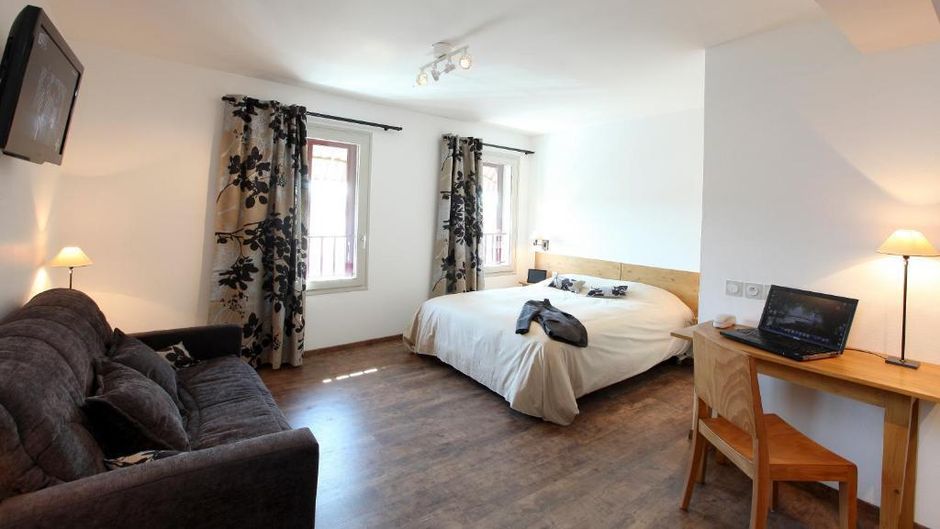 Hotel le Nouvel Room
