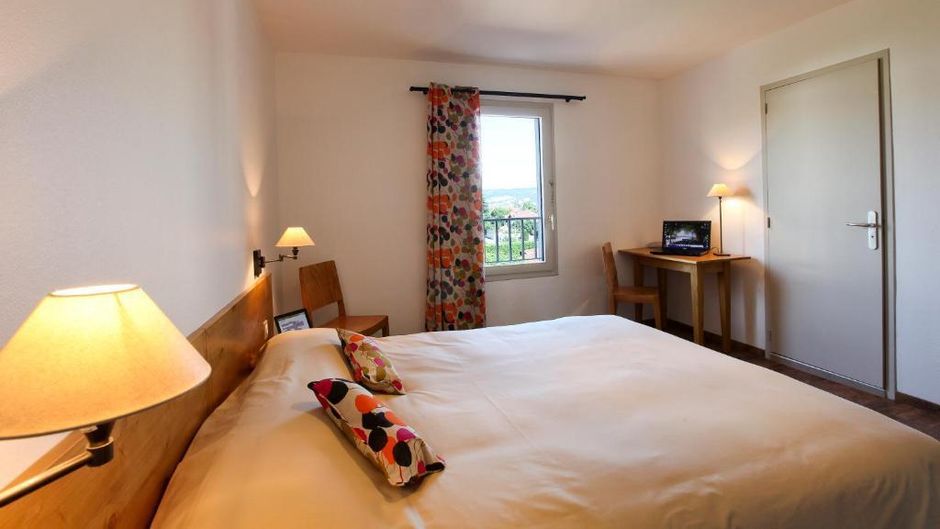 Hotel le Nouvel Room