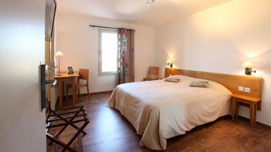 Hotel le Nouvel Room