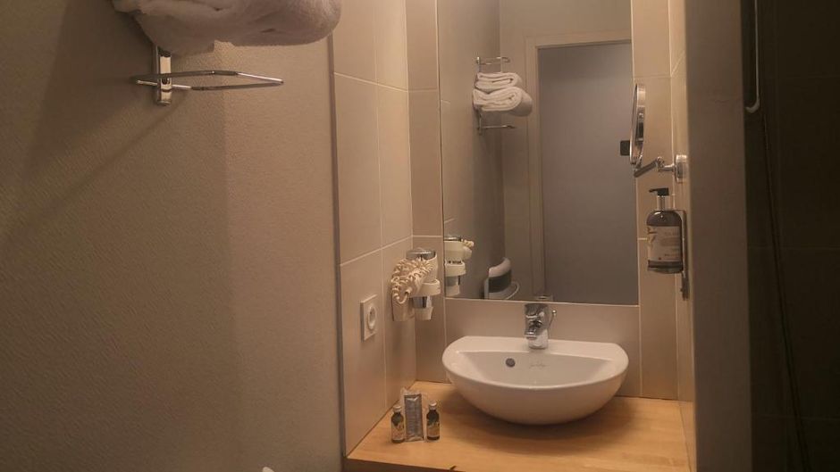 Hotel le Nouvel Room