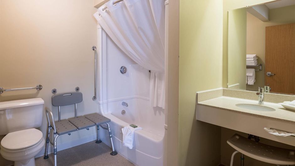 Amsterdam Inn & Suites Room