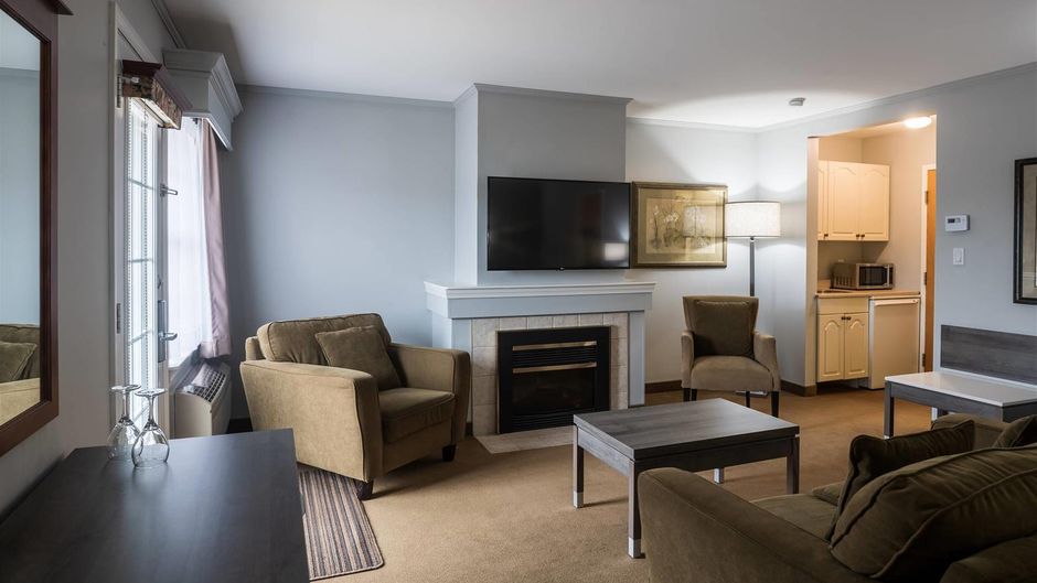 Amsterdam Inn & Suites Suite