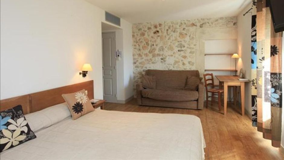 Domaine les Mejeonnes Room