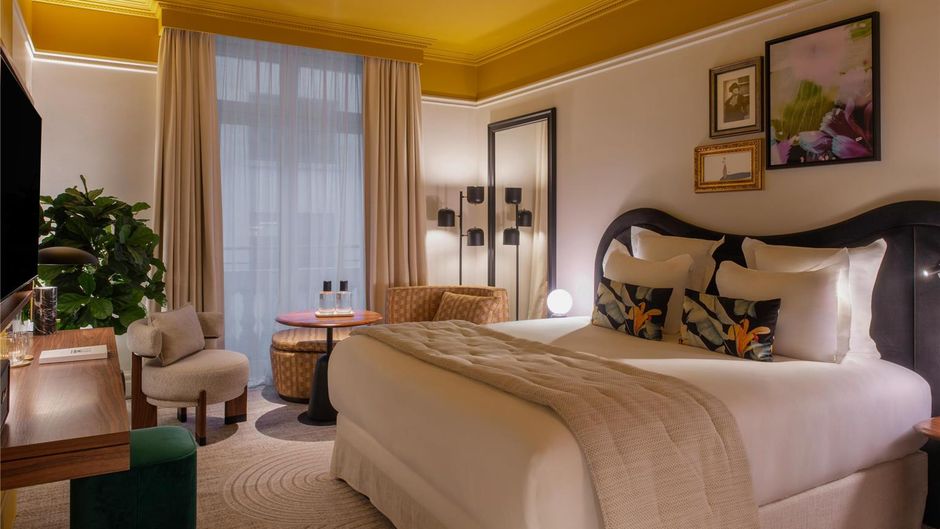 Hotel California Champs Elysees Room