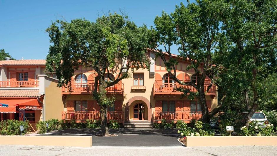 La Guitoune Exterior