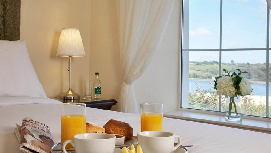 Walter Raleigh Hotel Room