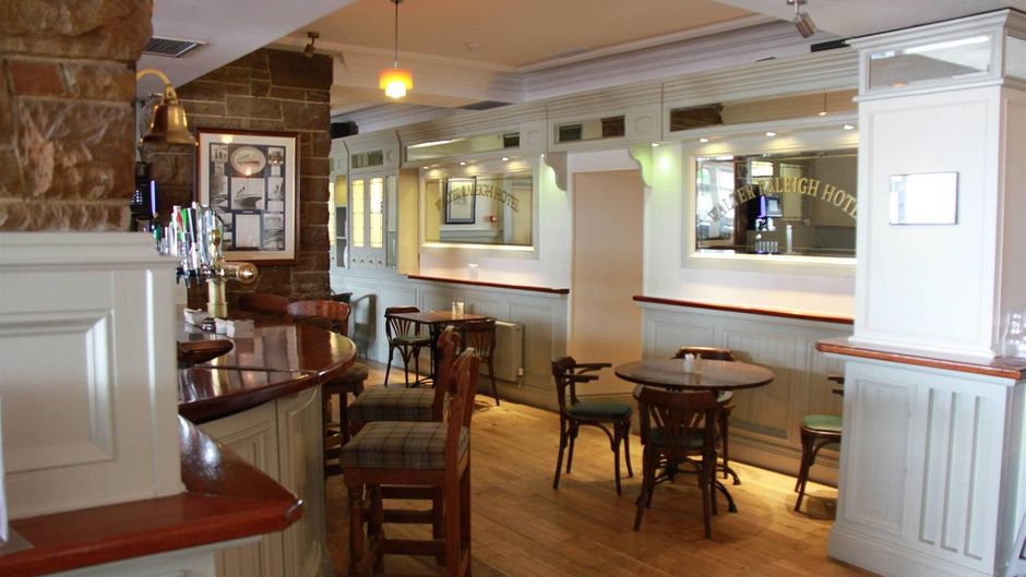 Walter Raleigh Hotel Restaurant