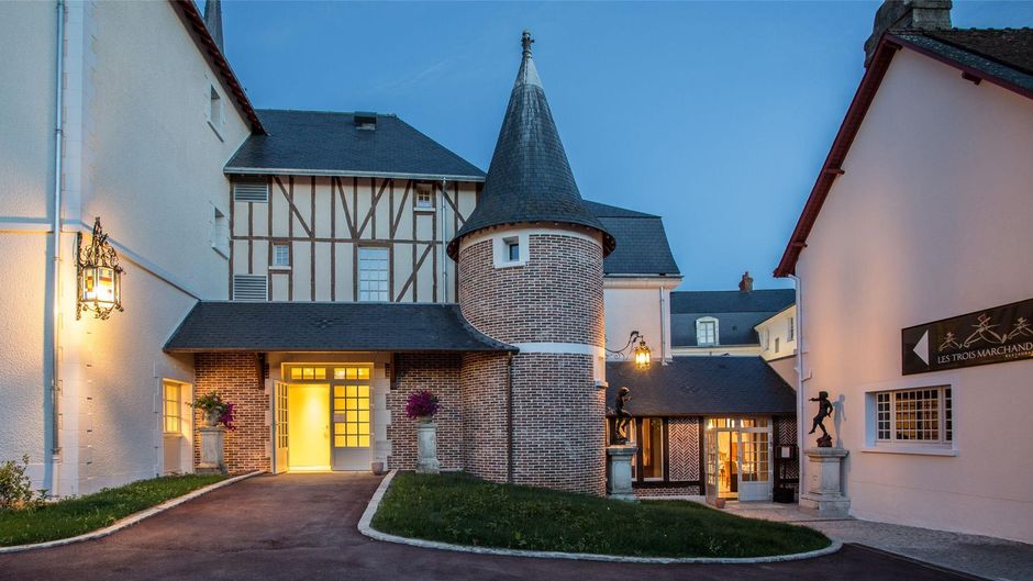 Relais des Trois Chateaux Exterior