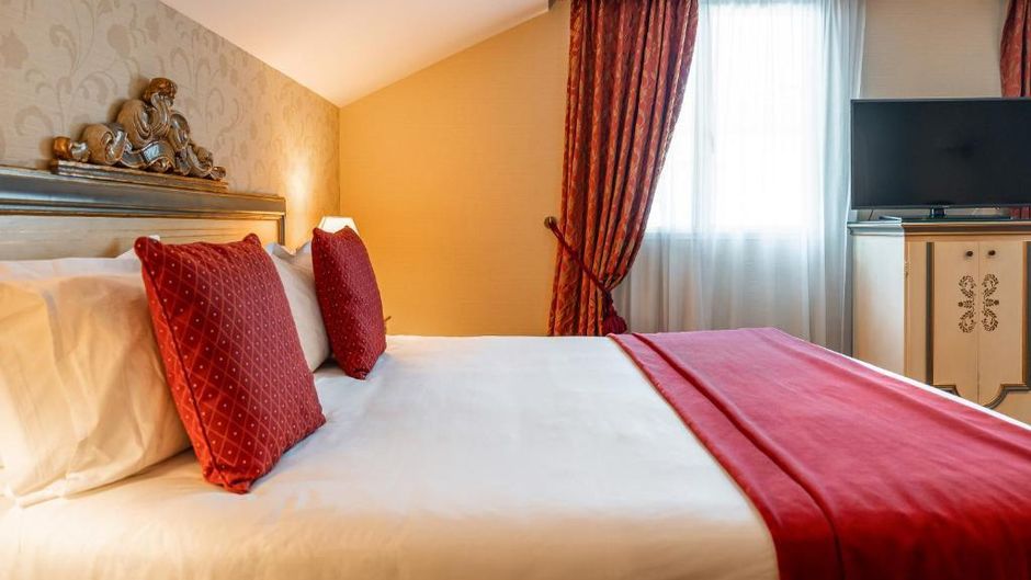 Villa Beaumarchais Room
