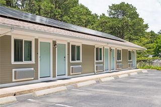 Wellfleet Motel & Lodge