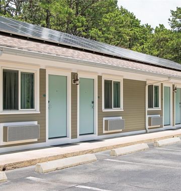 Wellfleet Motel & Lodge