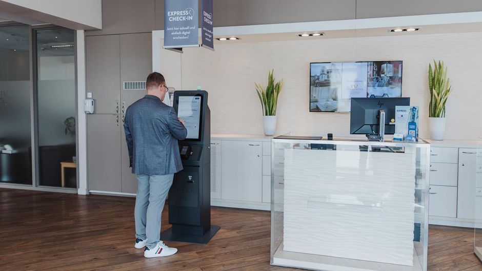 Hotel Vier Jahreszeiten Luebeck Lobby