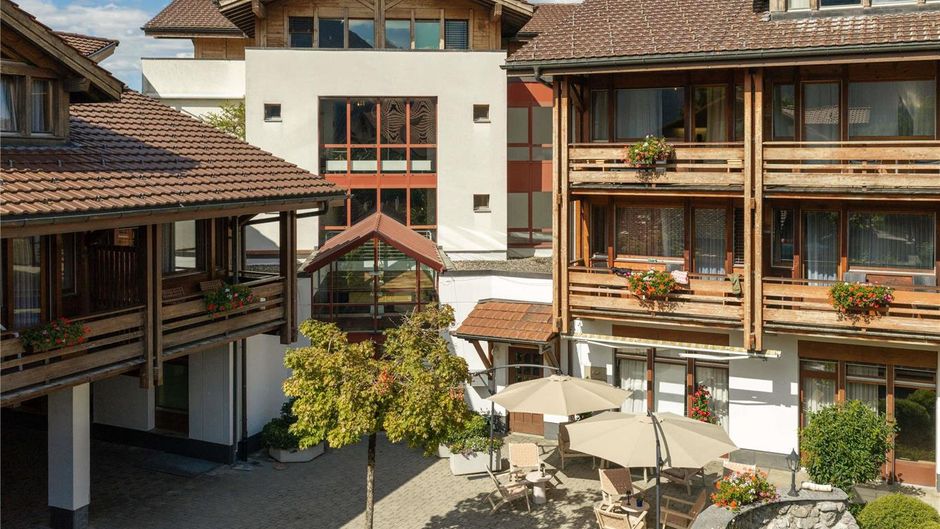 Hotel Aeschi Interlaken Exterior