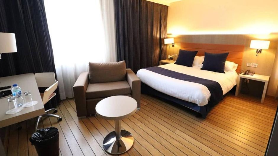 Hotel Les Tuileries Room