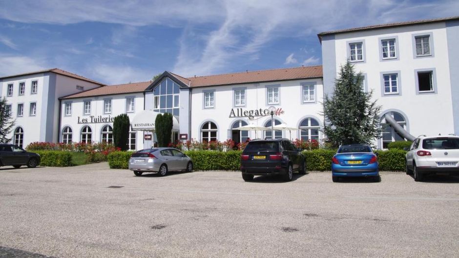 Hotel Les Tuileries Exterior