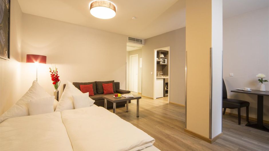 Koos Hotel & Apartments Room