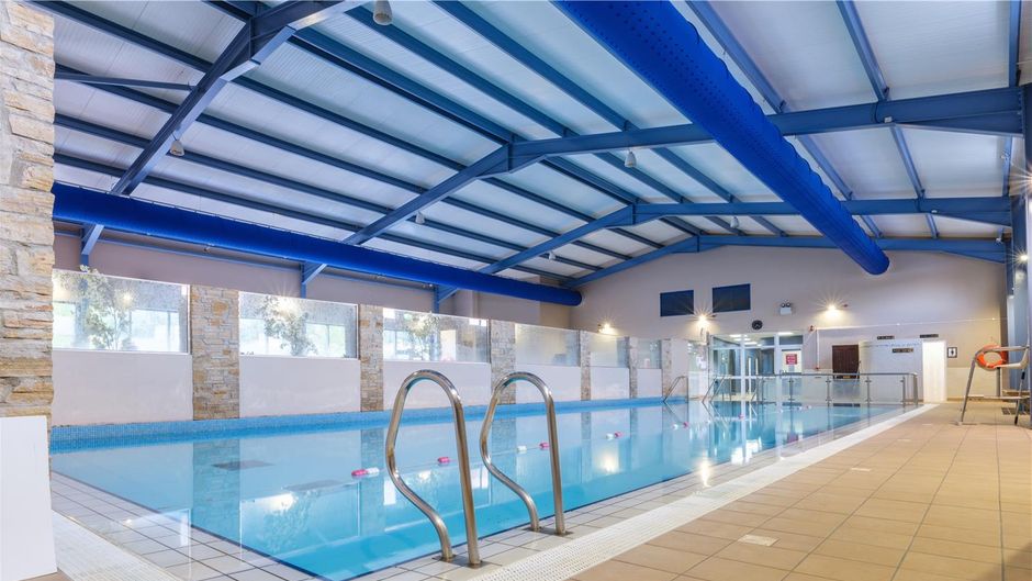 An Chuirt Gweedore Court Hotel Pool