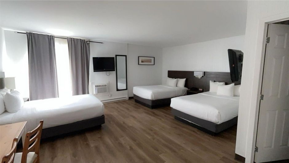 Excel Montreal Hotel Room