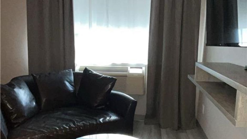 Excel Montreal Hotel Suite