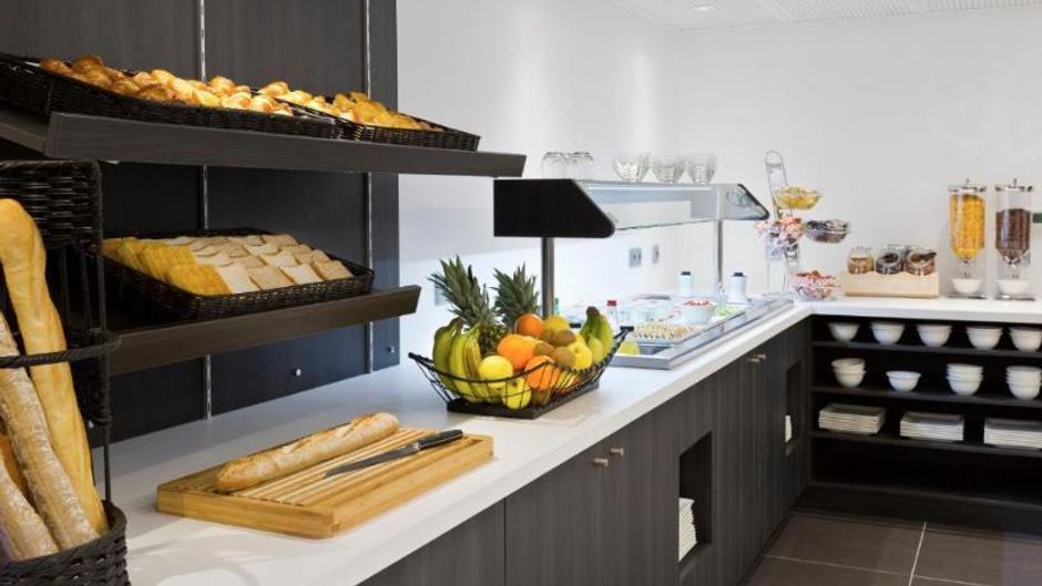 Simon's Paris Boutique Hotel & Ice Bar Restaurant