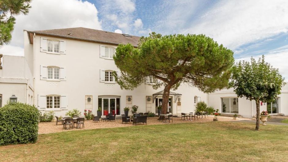 Hotel des Chateaux Exterior