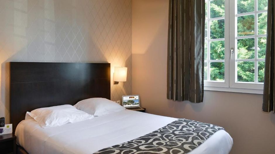 Hotel des Chateaux Room