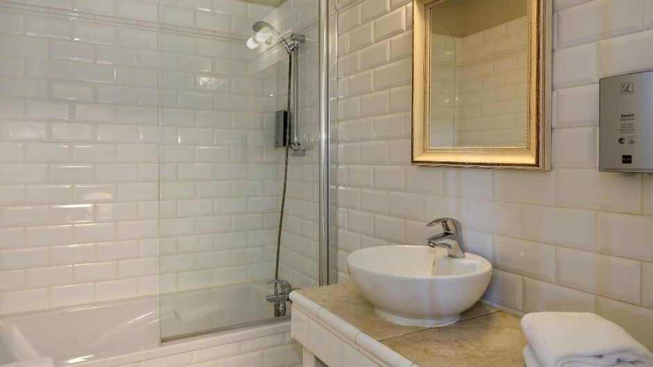 Hotel des Chateaux Room