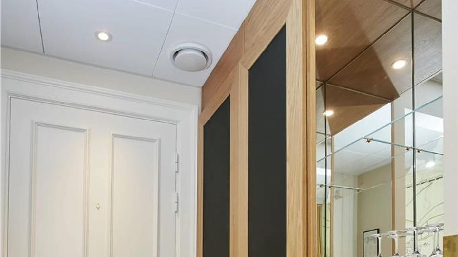 Jorgensens Hotel Room