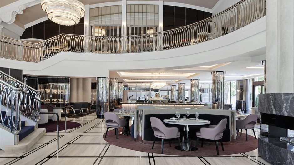 Royce Hotel Restaurant
