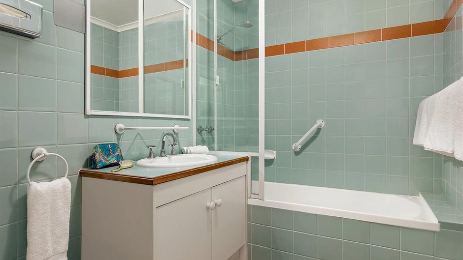 Hobart Waterfront Apartments Room