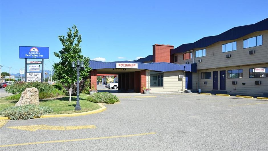 Canadas Best Value Inn Kelowna Exterior