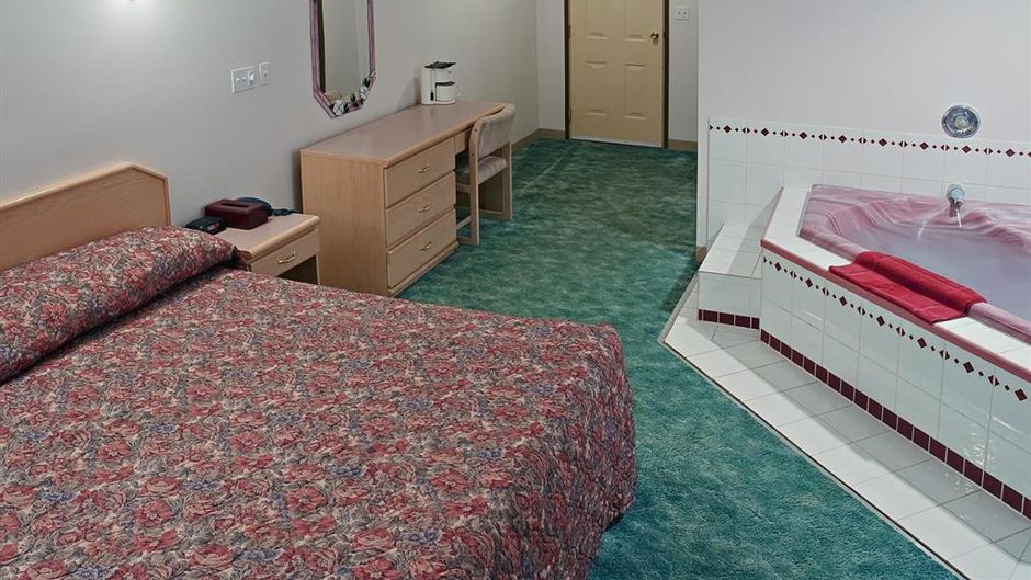 Canadas Best Value Inn Lillooet Suite