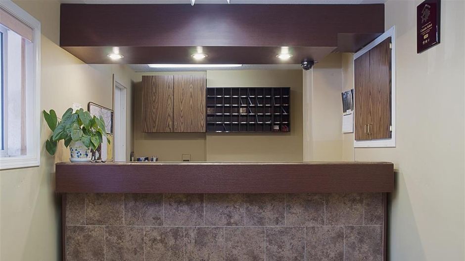 Canadas Best Value Inn Lillooet Lobby
