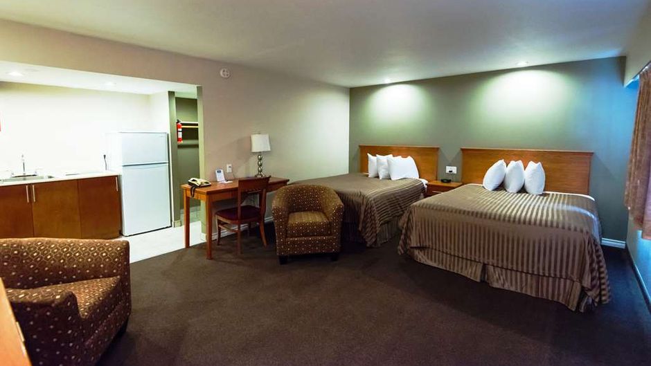 Canadas Best Value Inn Suite
