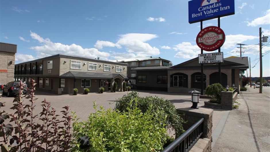 Canadas Best Value Inn Exterior