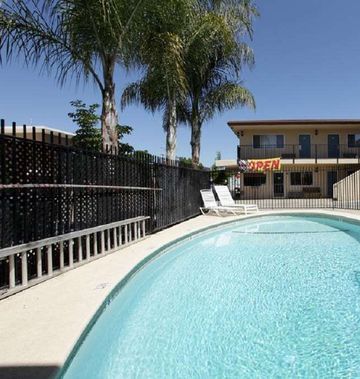 Americas Best Value Inn Visalia