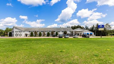 Americas Best Value Inn - Tahquamenon Co