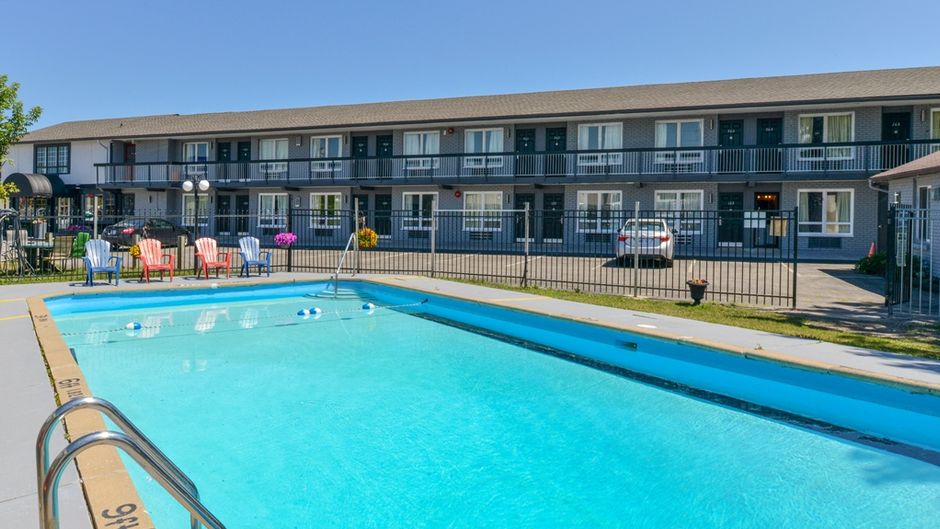 Canadas Best Value Inn St Catharines Pool