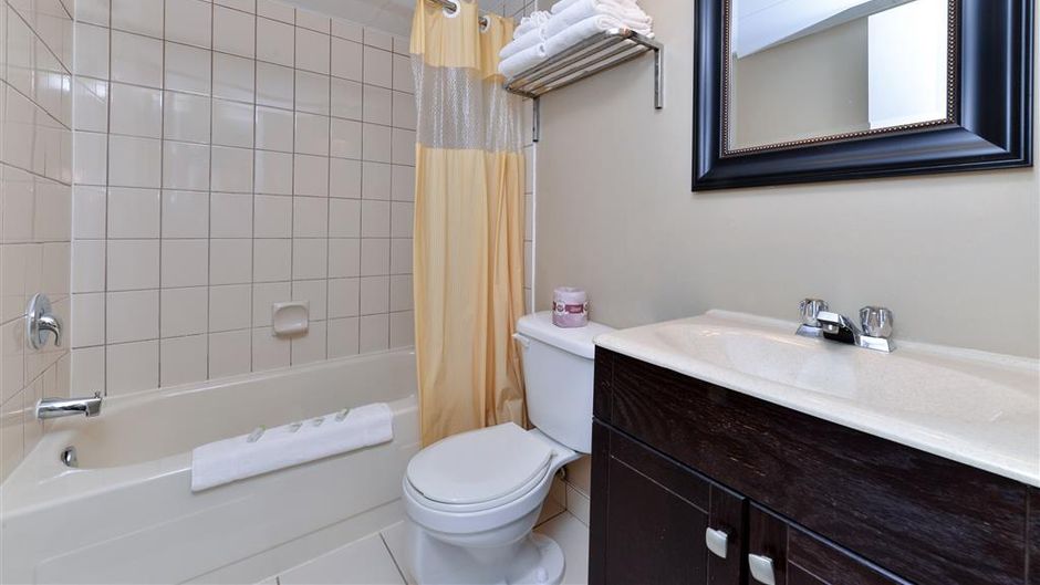 Canadas Best Value Inn St Catharines Room