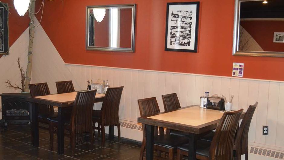 Canadas Best Value Inn- River View Hotel Restaurant