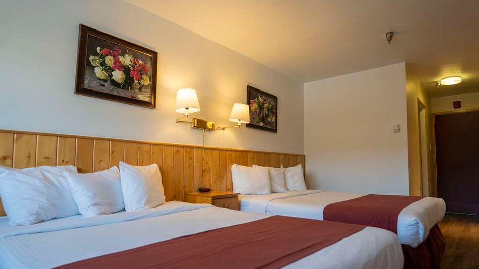 Canadas Best Value Inn- River View Hotel Room